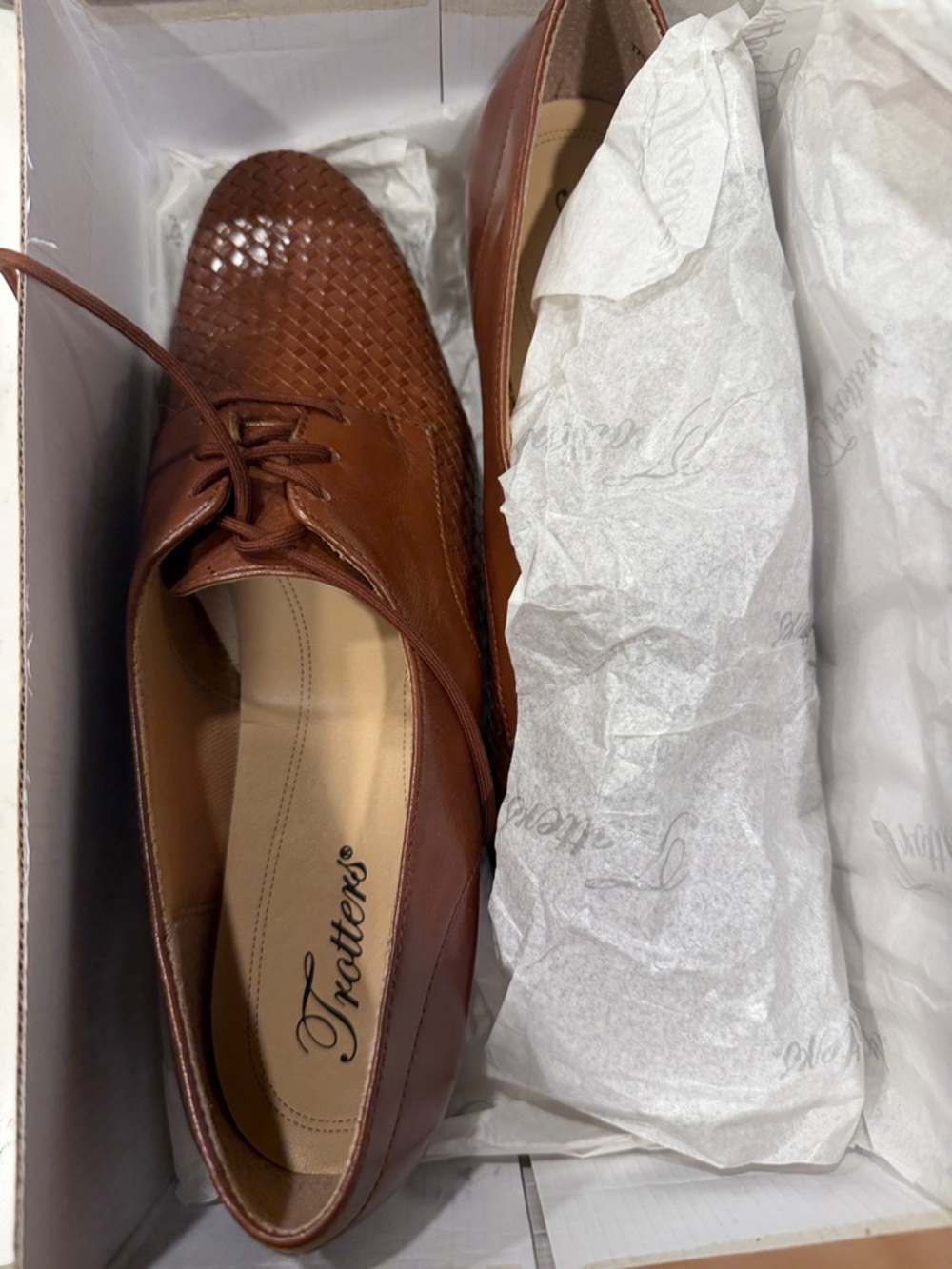 Trotters Brown Woven Leather Oxford